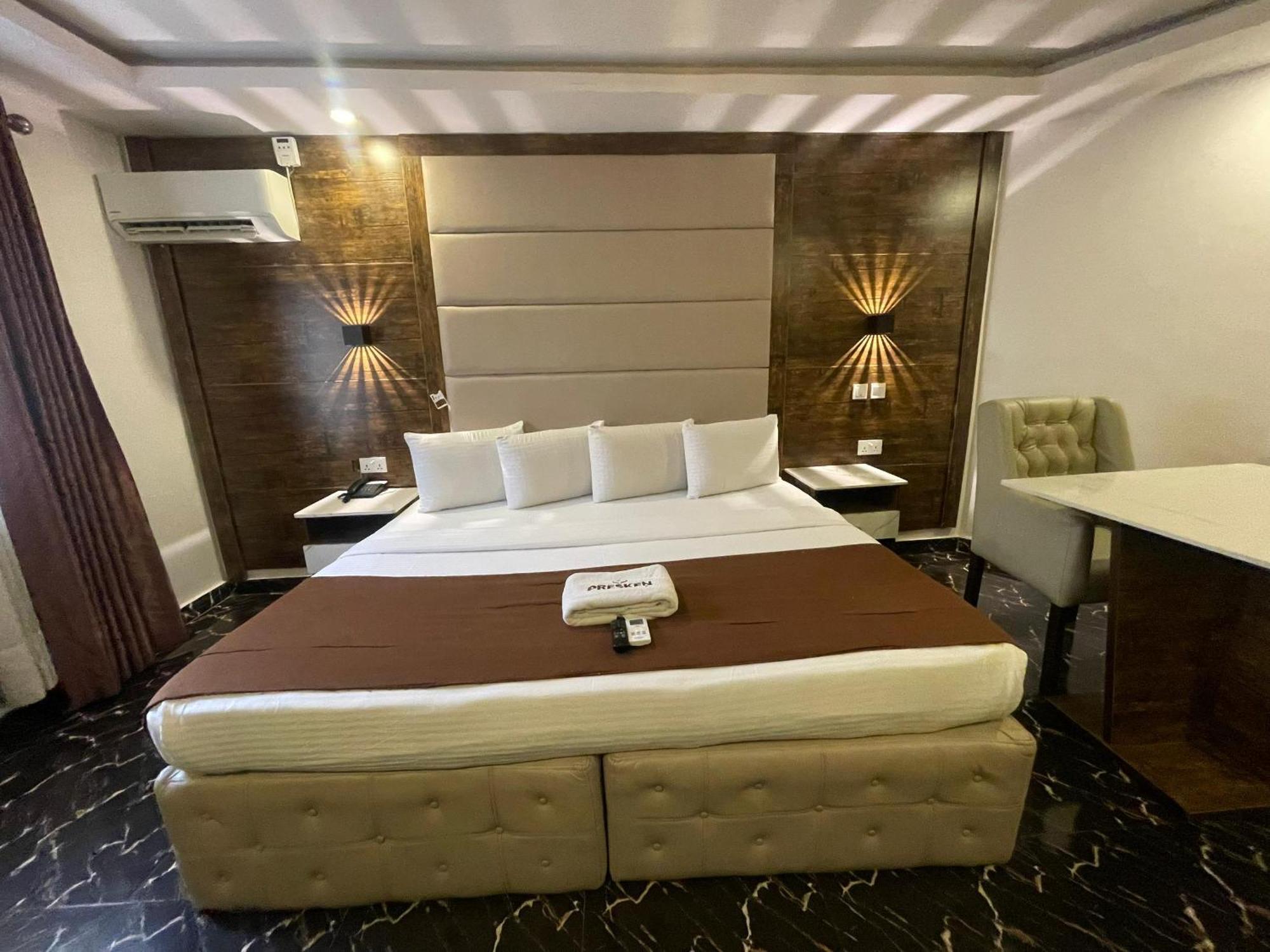 Presken Hotel อีเคจา ภายนอก รูปภาพ