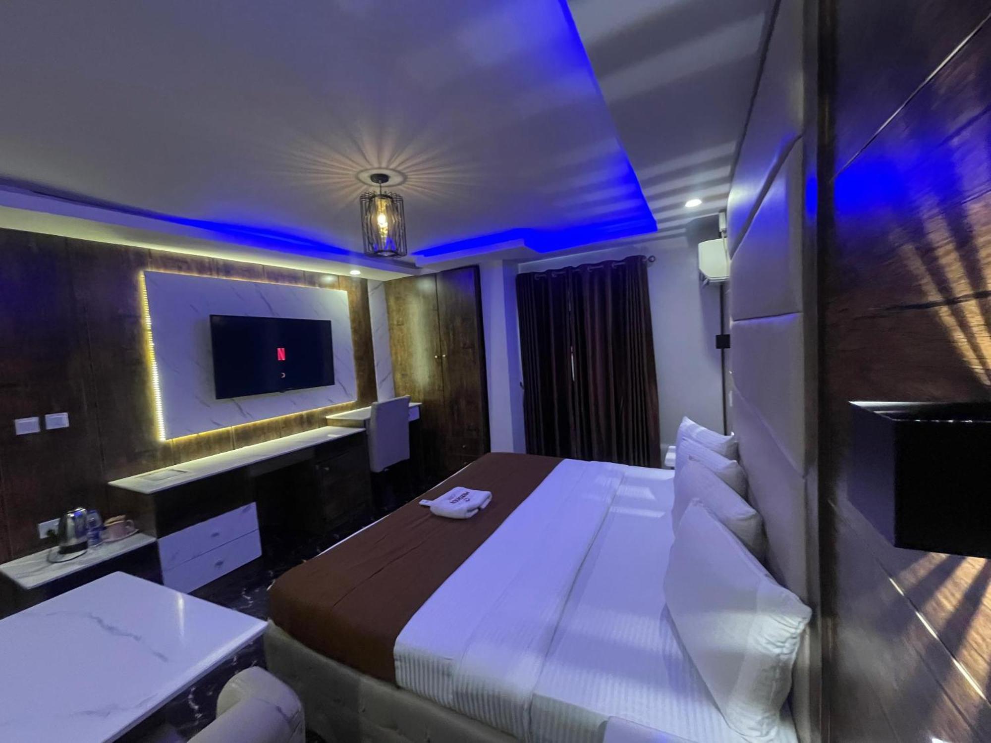 Presken Hotel อีเคจา ภายนอก รูปภาพ