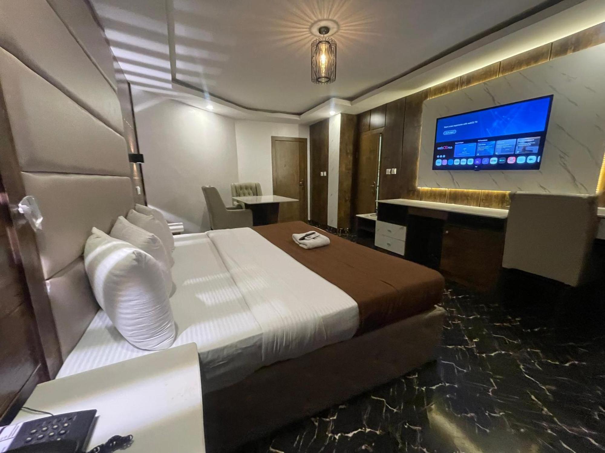 Presken Hotel อีเคจา ภายนอก รูปภาพ