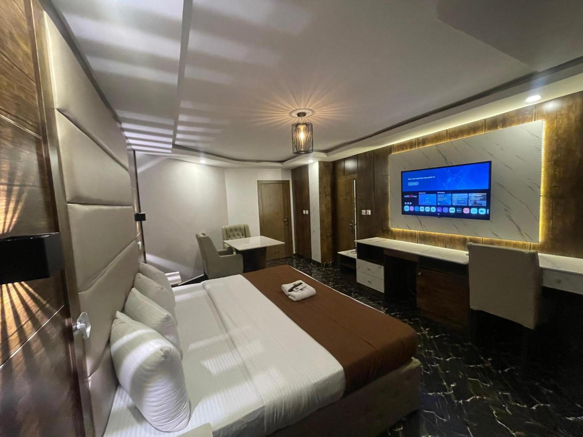Presken Hotel อีเคจา ภายนอก รูปภาพ