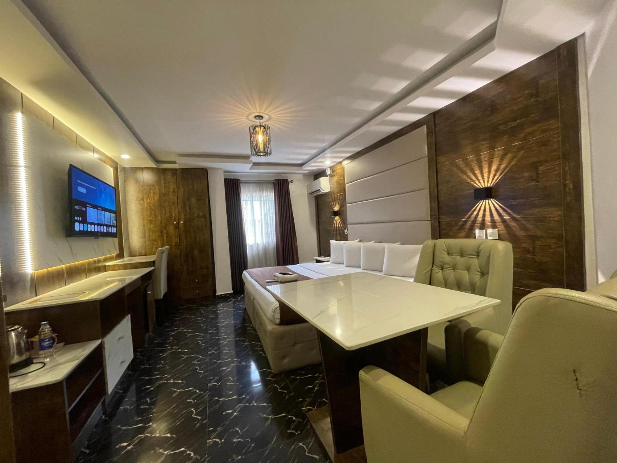 Presken Hotel อีเคจา ภายนอก รูปภาพ