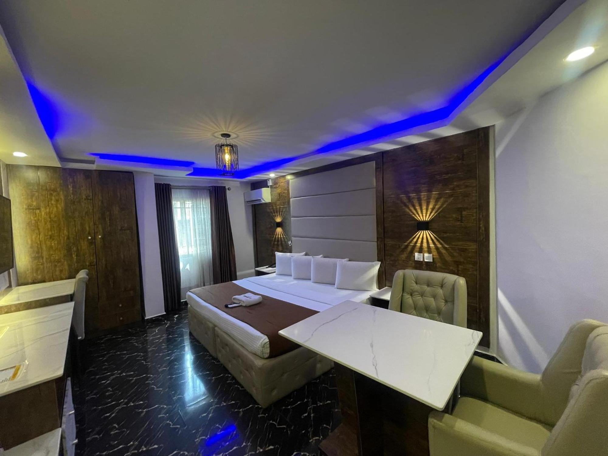 Presken Hotel อีเคจา ภายนอก รูปภาพ